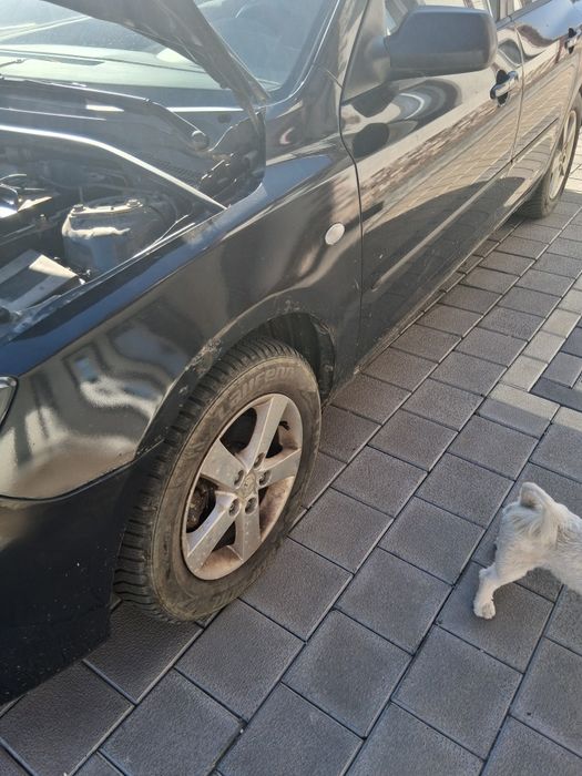 Vind mazda 3 an2004  1.6 benzina