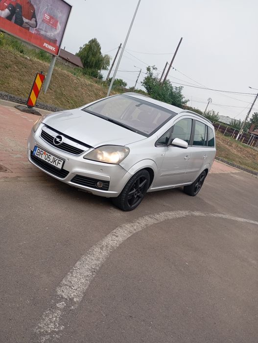 Vând Opel Zafira B