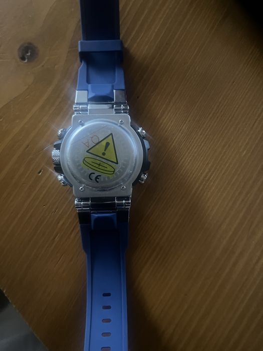 Almost brand new electric watch for sale