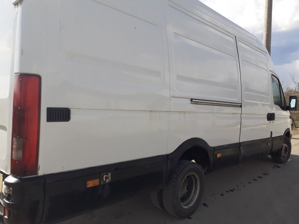 Vând iveco daily An 2001 model 50c11 detarata schimb cu pasat b6