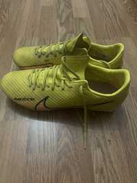 ghete de fotbal nike