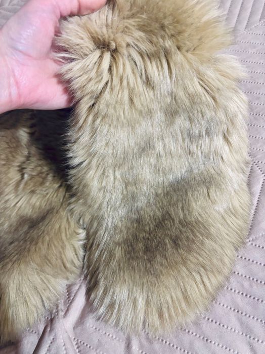 Пухкава яка от еко кожа с прехлупване