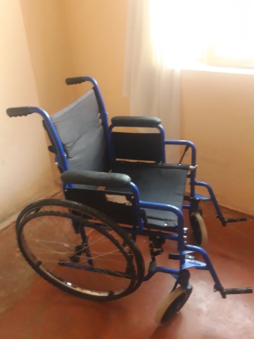 Продается инвалидный коляска