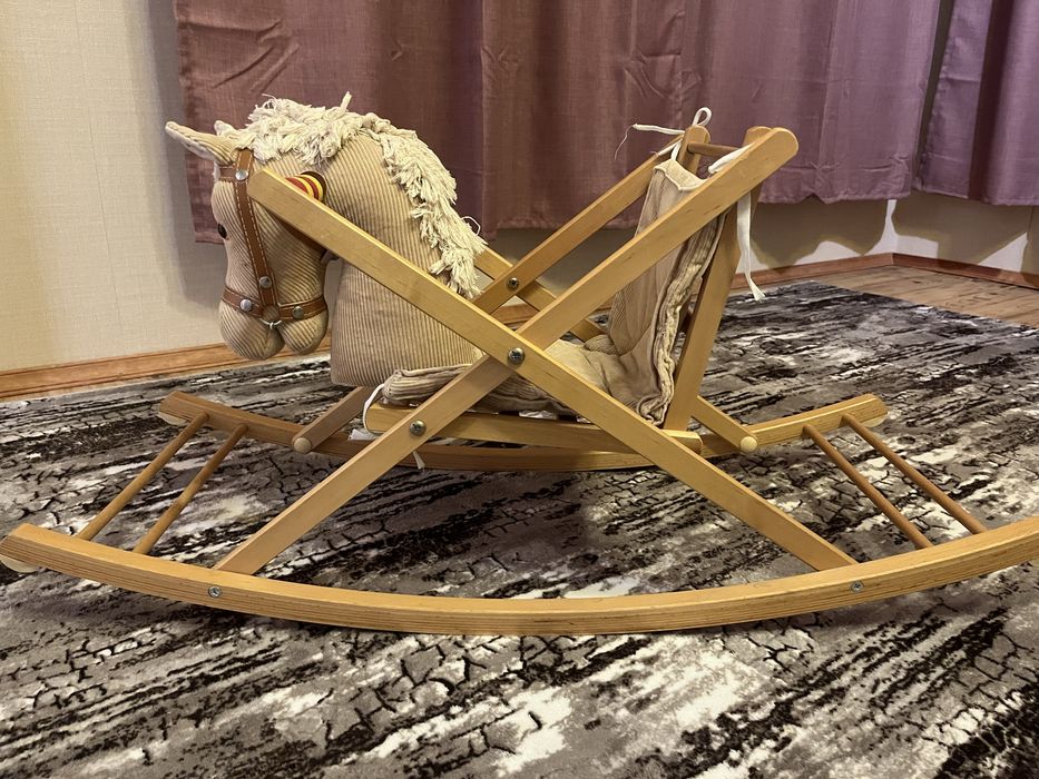 Детска люлка конче