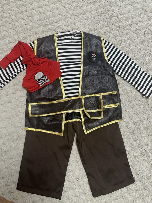 Продам костюм пирата
