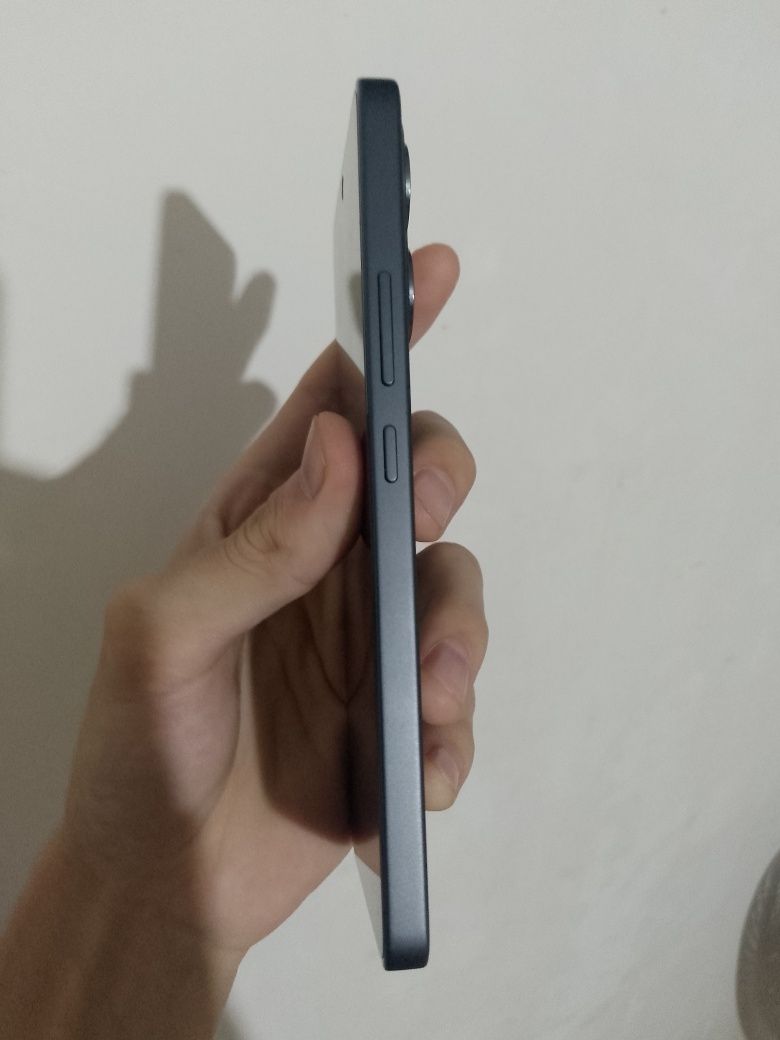Oppo Reno 13F, 8/256, Ideal holatda