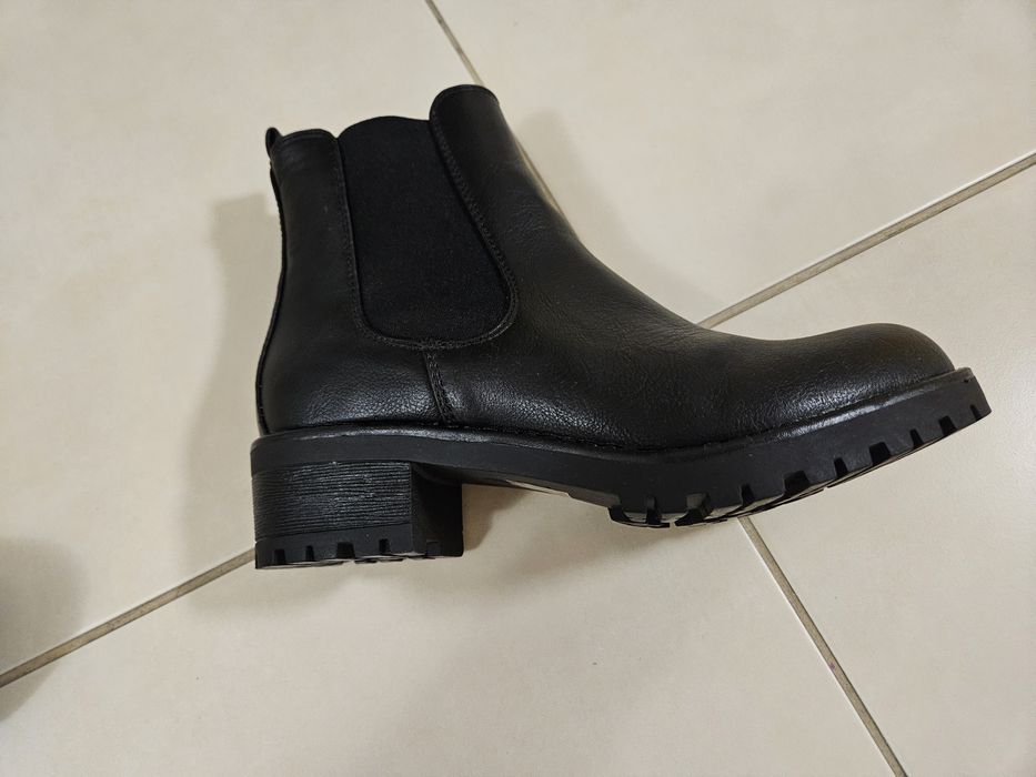 Дамски черни боти