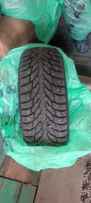 Nokian hakkapelitta 9 suv 225/60/17