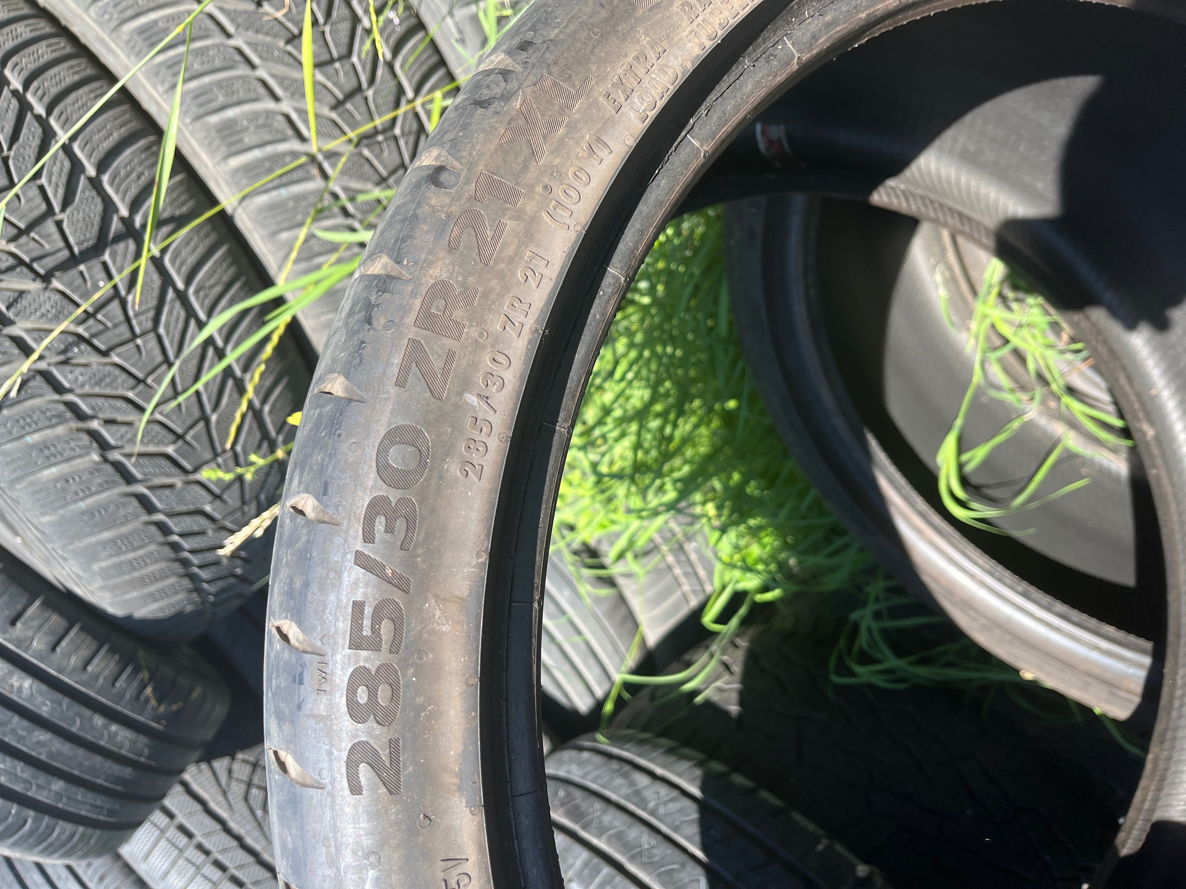 2бр. Летни гуми 285/30R21 Continental
