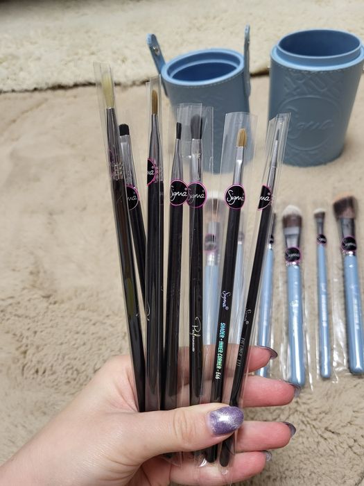 Set 19 pensule make up profesionale Sigma + cutie | Noi | Nefolosite