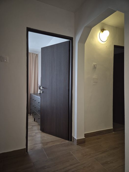 Proprietar vand apartament renovat 74mp complexul studentesc