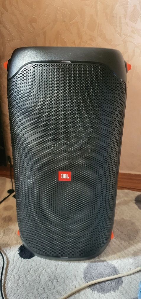 Продаётся JBL Partybox 110