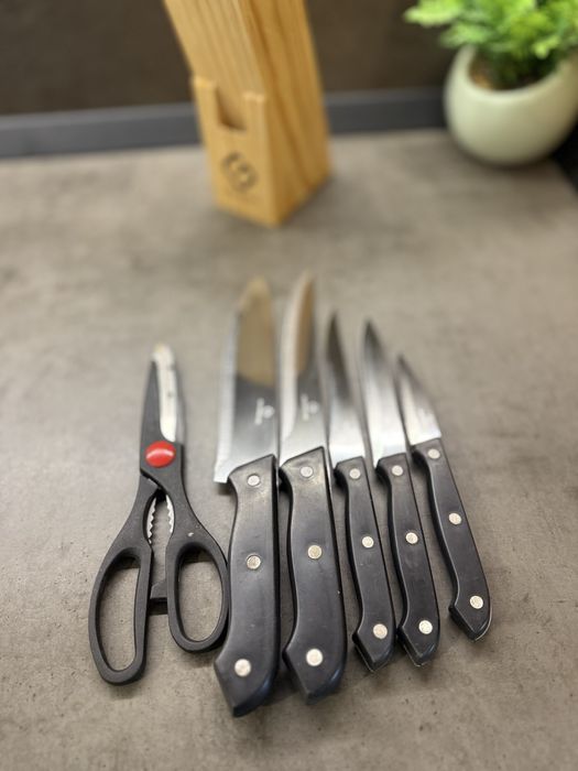 Set cutite GR2507, 7 piese, suport lemn