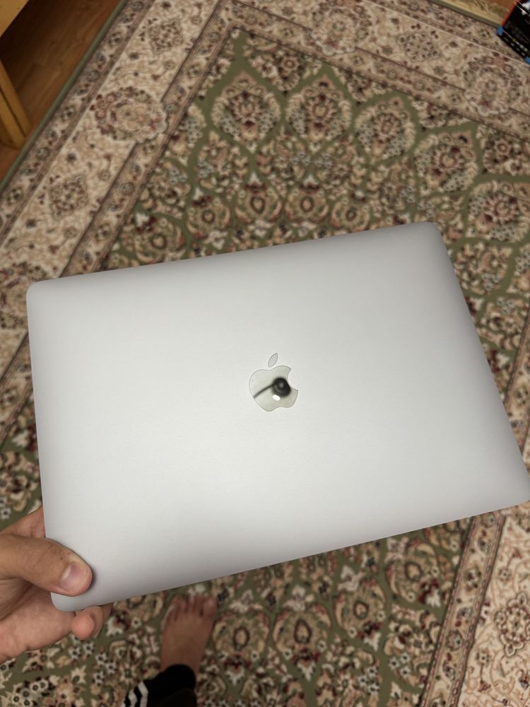 Macbook Pro 2022 M2