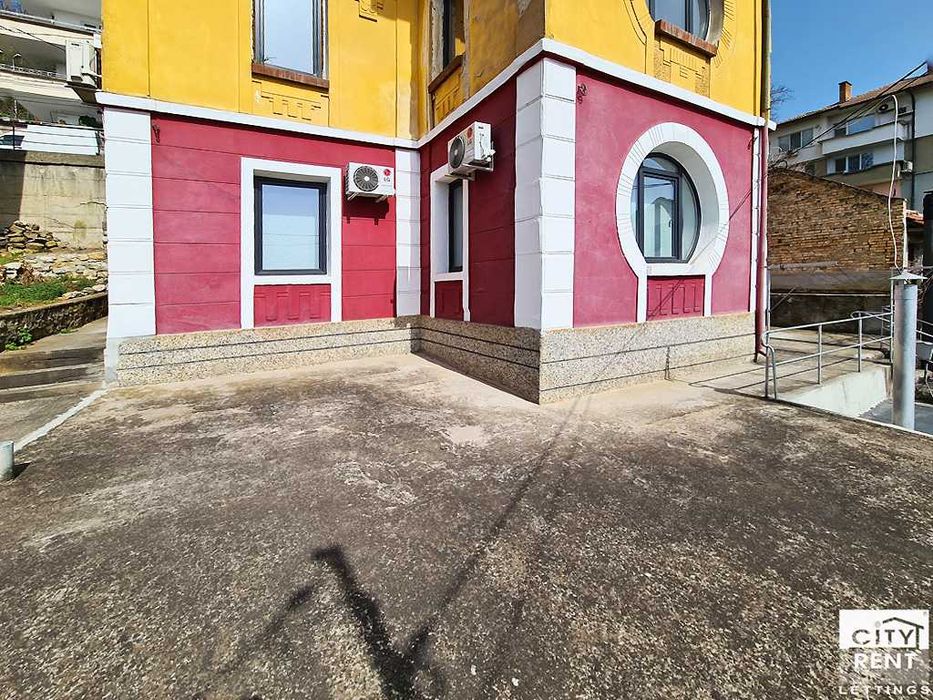 Дава се под наем Четиристаен апартамент в Велико Търново, Център - 95 кв.м за 460 € - Снимка #15