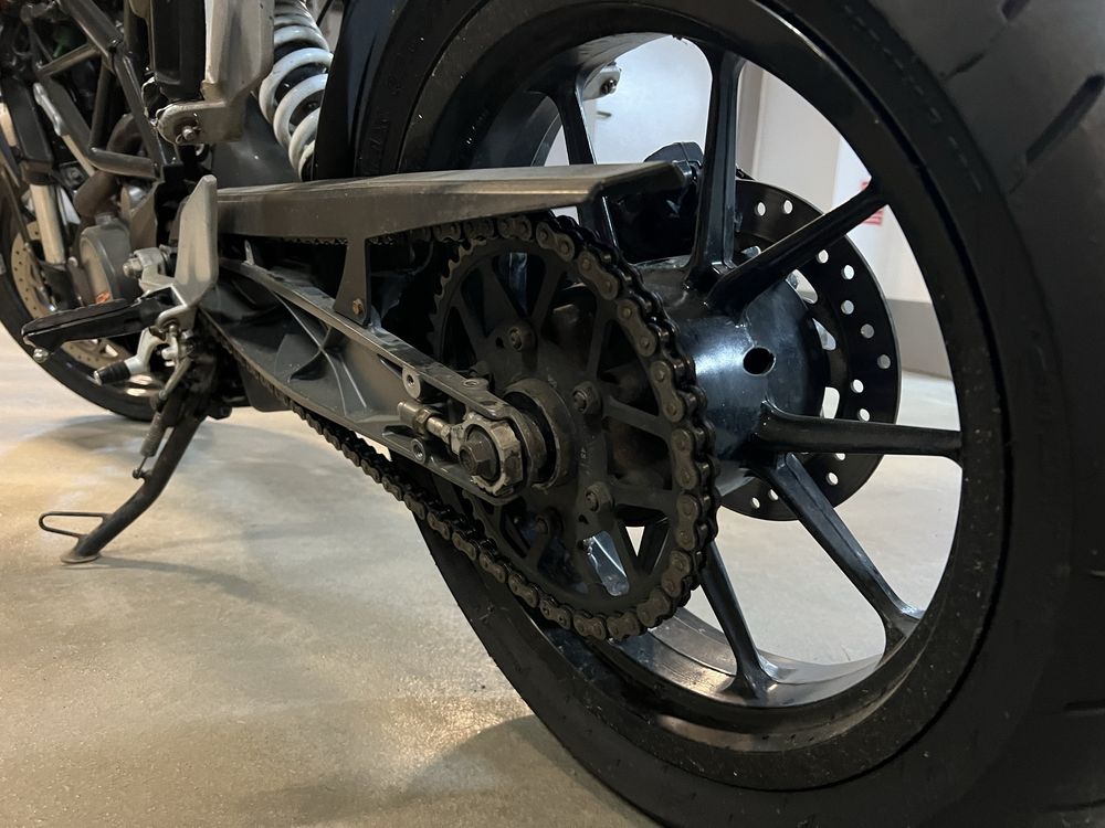 Motocicleta KTM Duke 125cc A1 16 ani