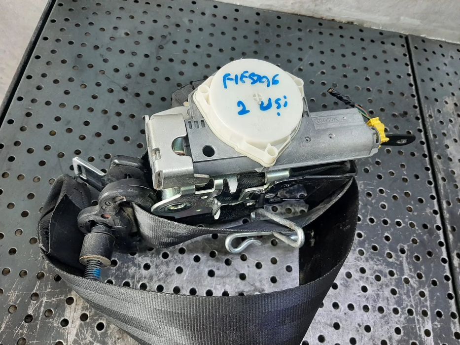 centura siguranta stanga fata ford fiesta 6 34053703c1  model 2 usi