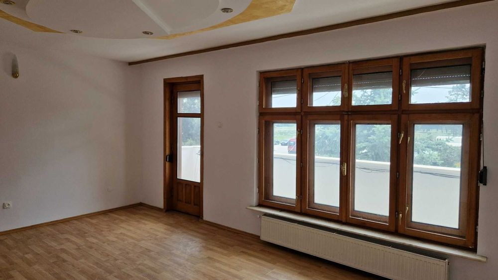 Imobil stradal, stadion Pitesti, pretabil diverse activitati