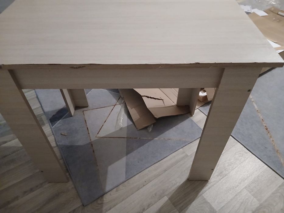 Стол в хорошем состоянии