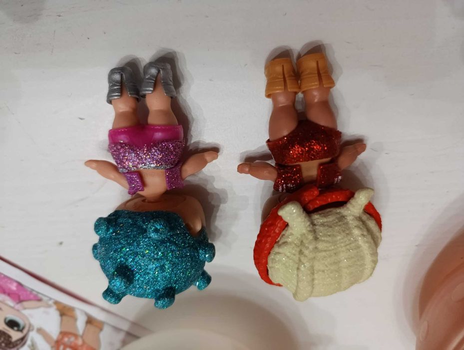 Кукли LOL 2 броя +стикери