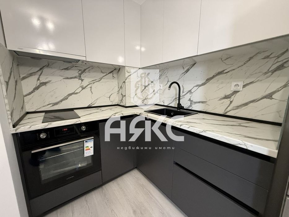 Двустаен апартамент в кв. Малинова долина