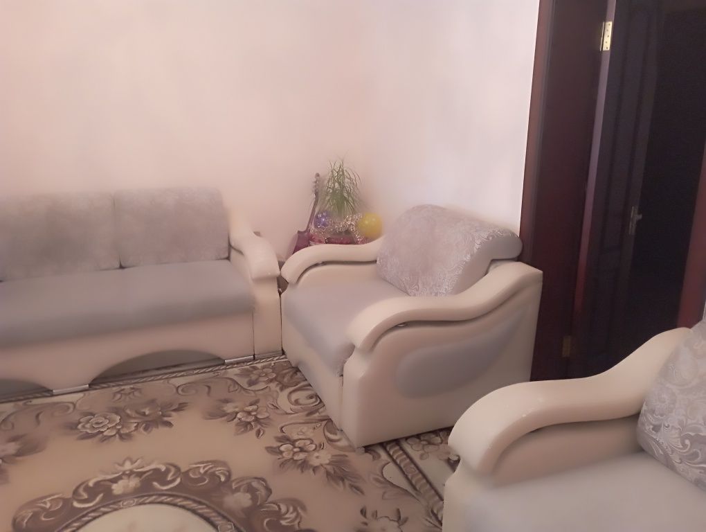 Продам диван, можно с двумя кресло-кроватями,с одним креслом