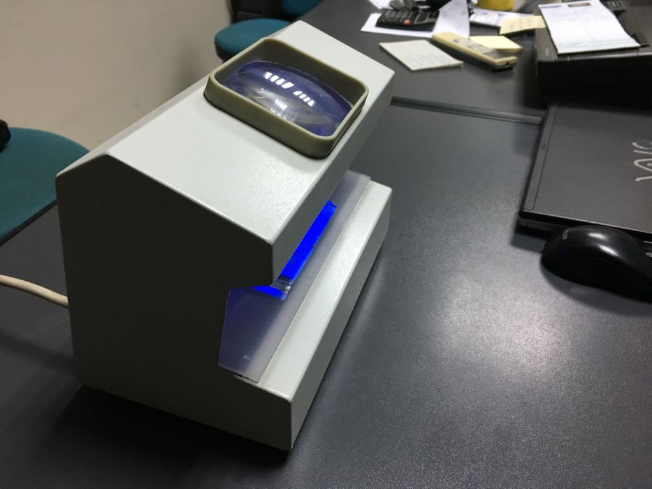 Уред за проверка на банкноти