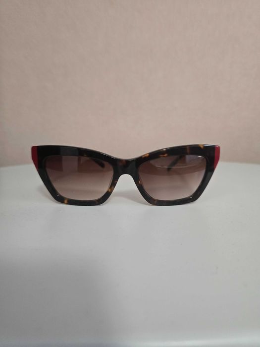 Дамски слънчеви очила DKNY