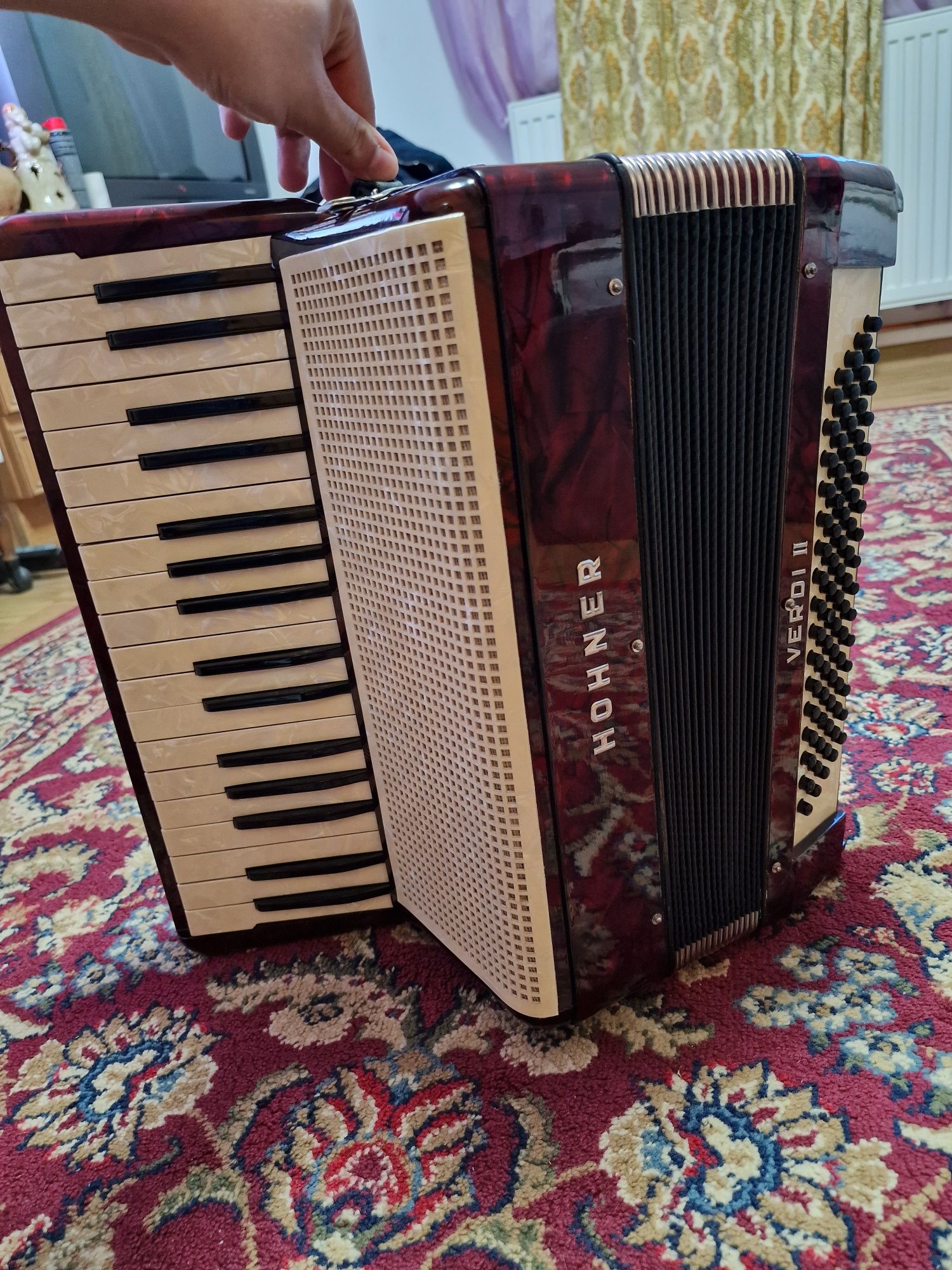 Hohner Verdi 2 în sita crem