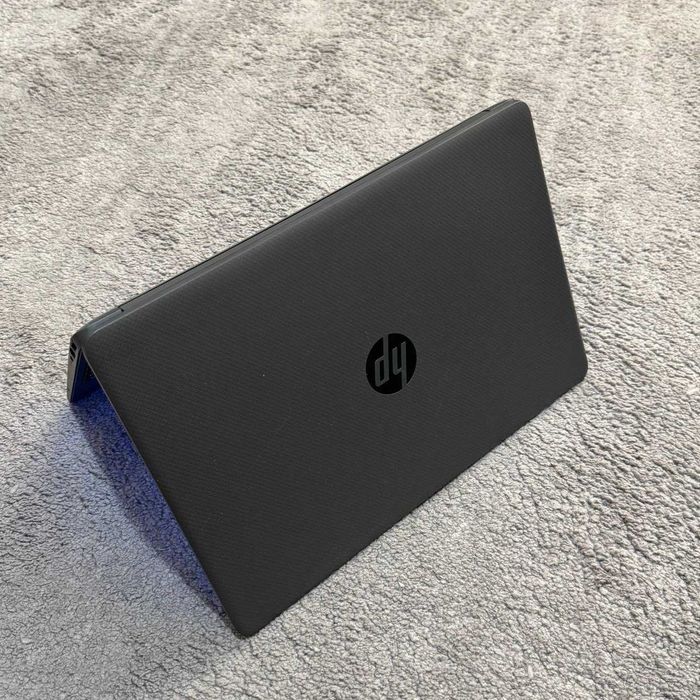 Ноутбук HP 250 G8 | Intel Core i5-1135G7 | M2 256GB SSD | DDR4 8GB