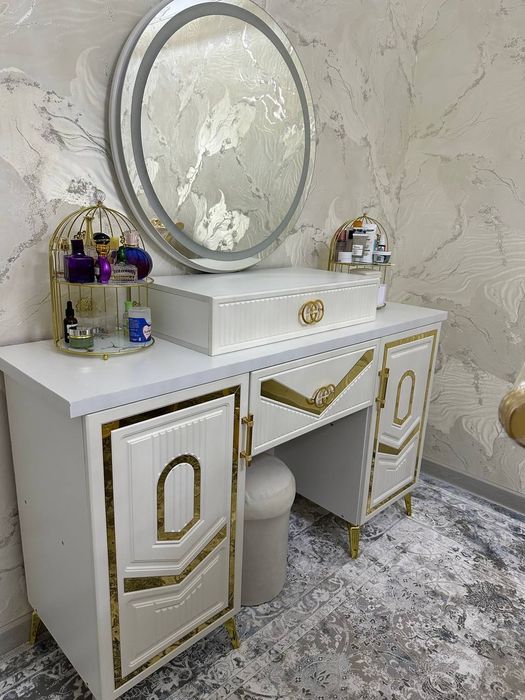 Mebel sotiladi srochno