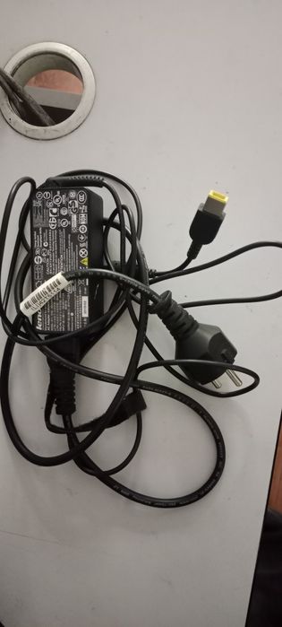 продам зарядку для ноутбука lenovo(оригинал)