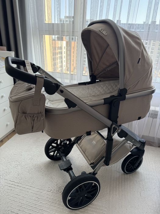 Продам коляску трансформер, новая