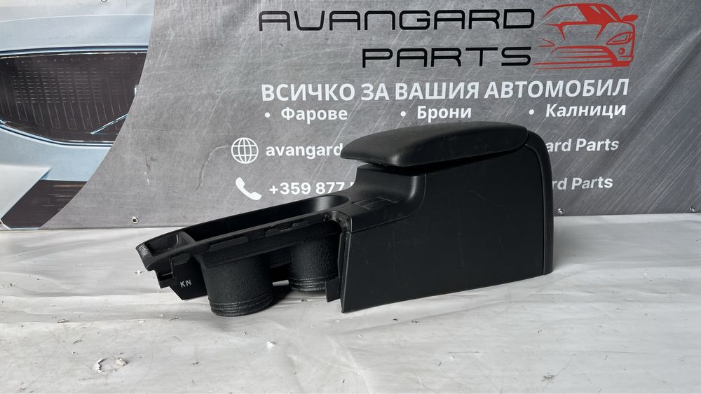 Средна конзола с жабка и къпхолдъри Subaru Impreza