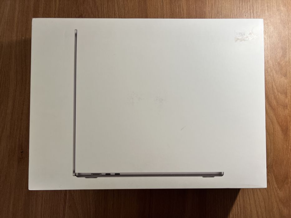 MacBook Air 15” M2 512 GB Silver – Nou, Full Box, Garanție 2026