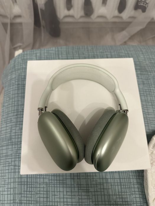 Air pods max green