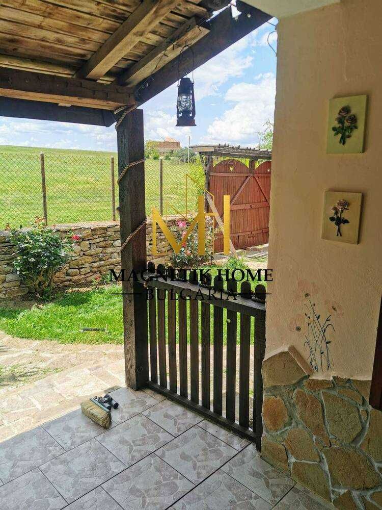 Дава се под наем Къща в с. Огнен, Област Бургас - 80 кв.м за 357 € - Снимка #1