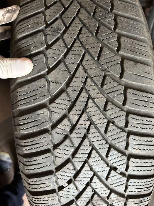 215 65 17 зимни Bridgestone & джанти Nissan