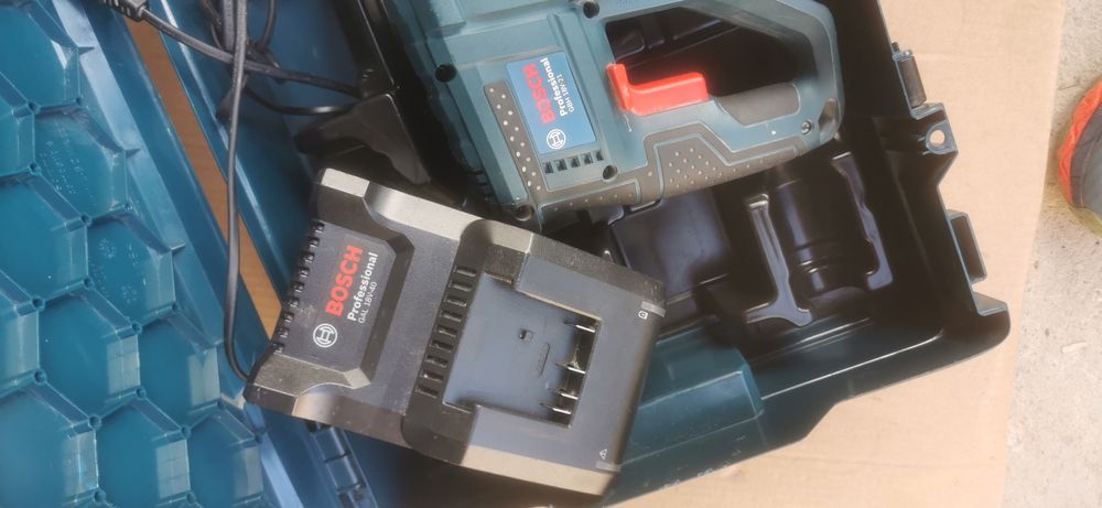 BOSCH GBH 18V-21 - Акумулаторен безчетков перфоратор като нов!
