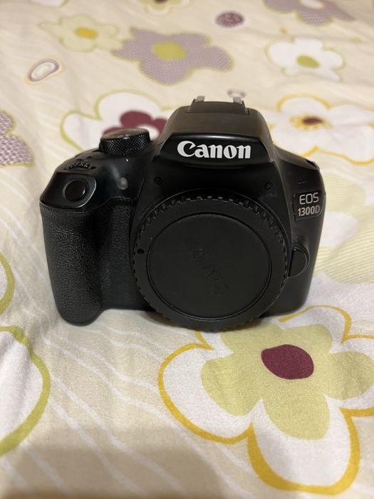 Фотоапарат Canon EOS 1300D