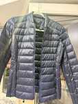 Vând geaca dama Armani exchange