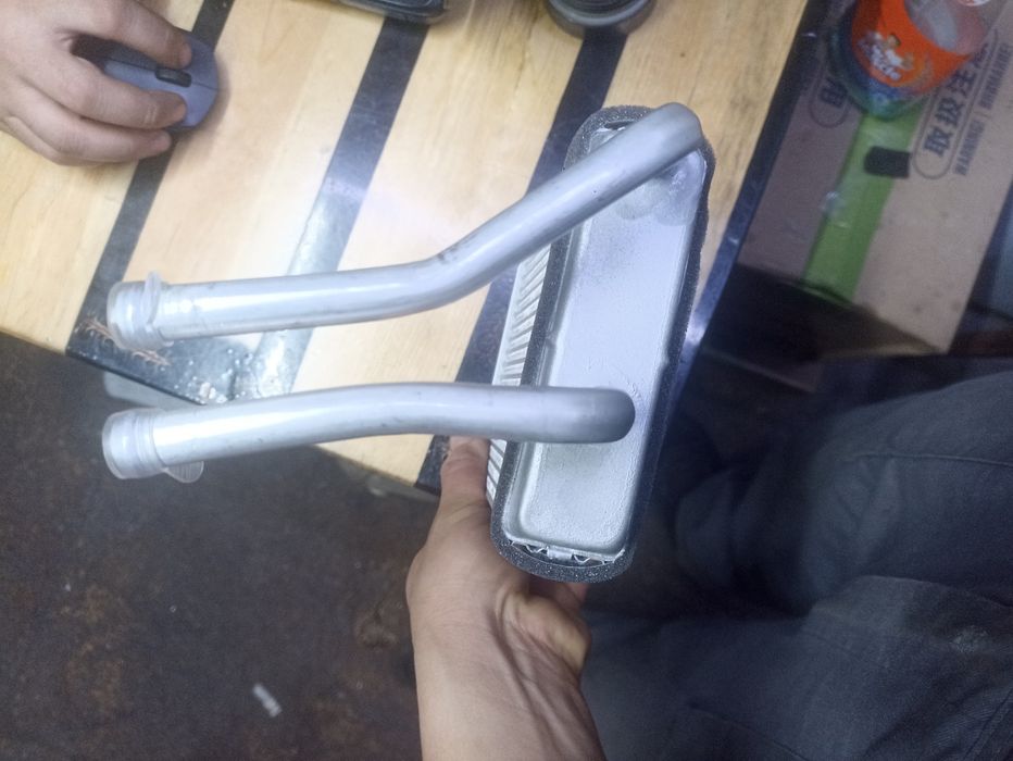 Радиатор задней печки нижний