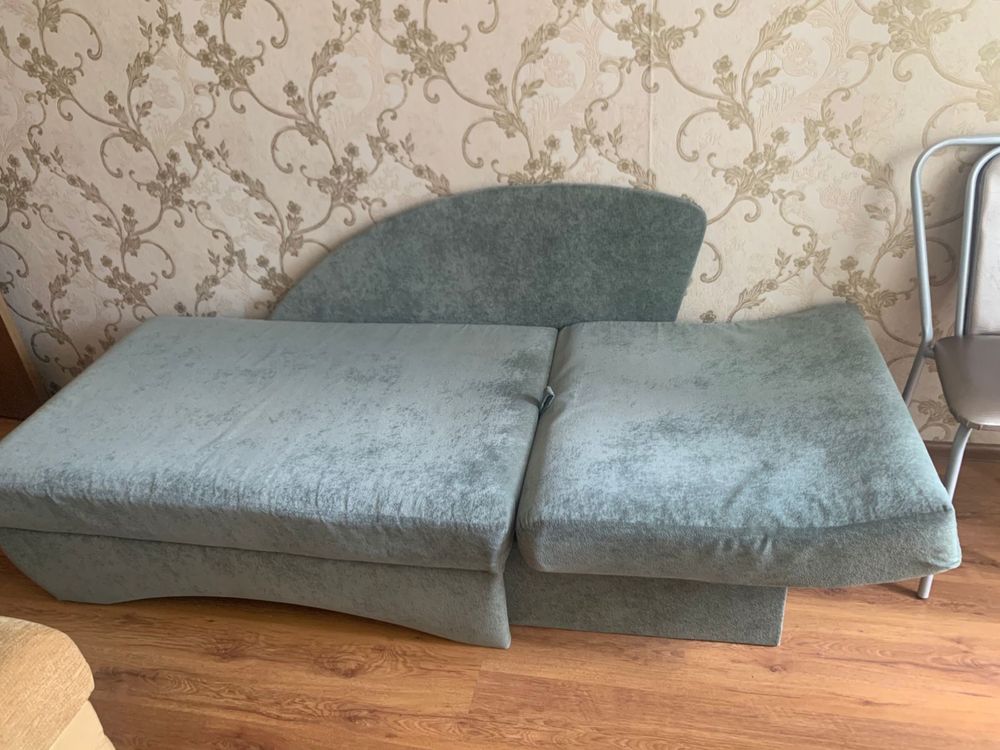 Продам б/у диван
