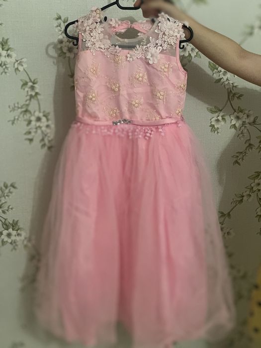 Розовое платье для девочки