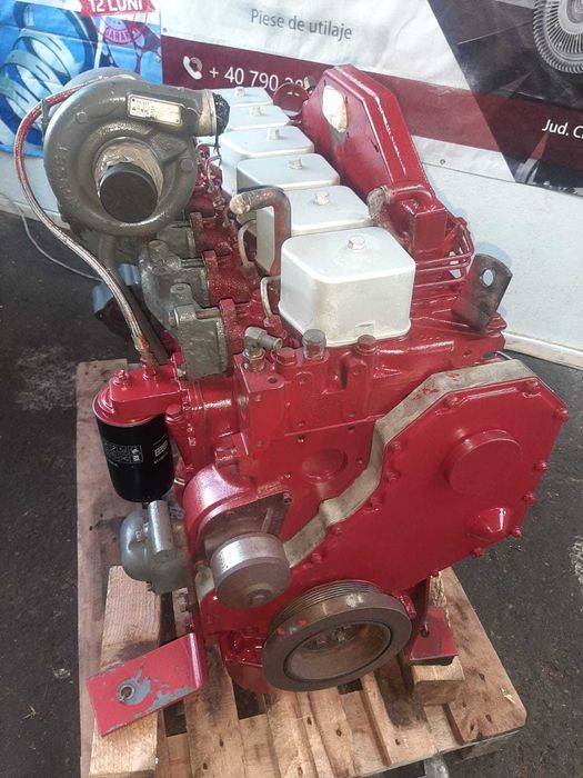 vând motor Cummins 6BT