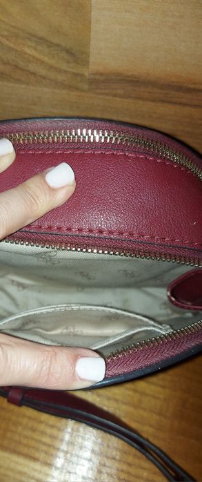 Чанта GUESS с монограм