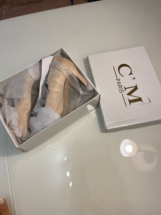 Супер Цена в Момента Дамски Обувки C M Paris