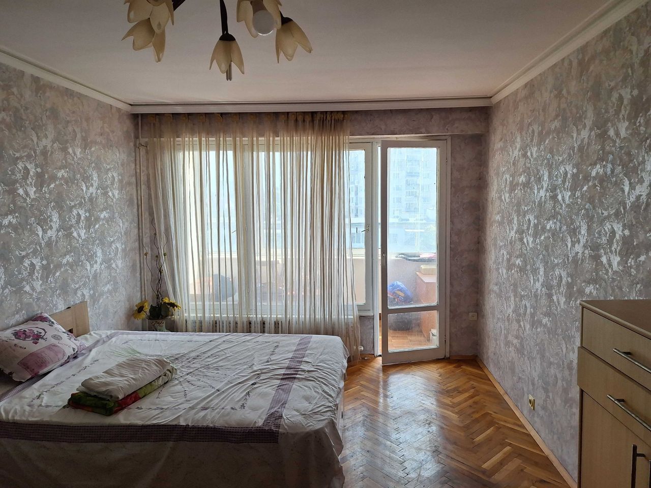 Дава се под наем  в София, Толстой - 30 кв.м за 225 € - Снимка #1