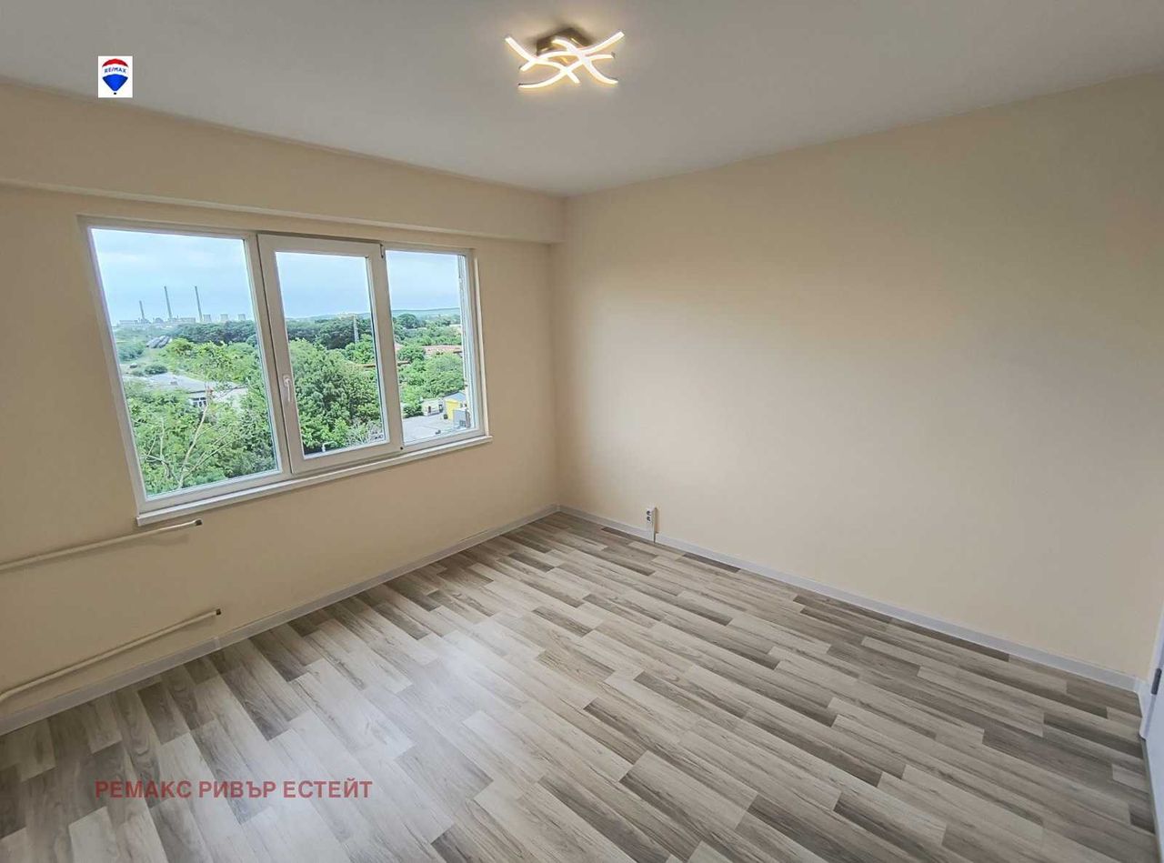Продава се Тристаен апартамент в Русе, Възраждане - 80 кв.м за 1334 €/кв.м - Снимка #4
