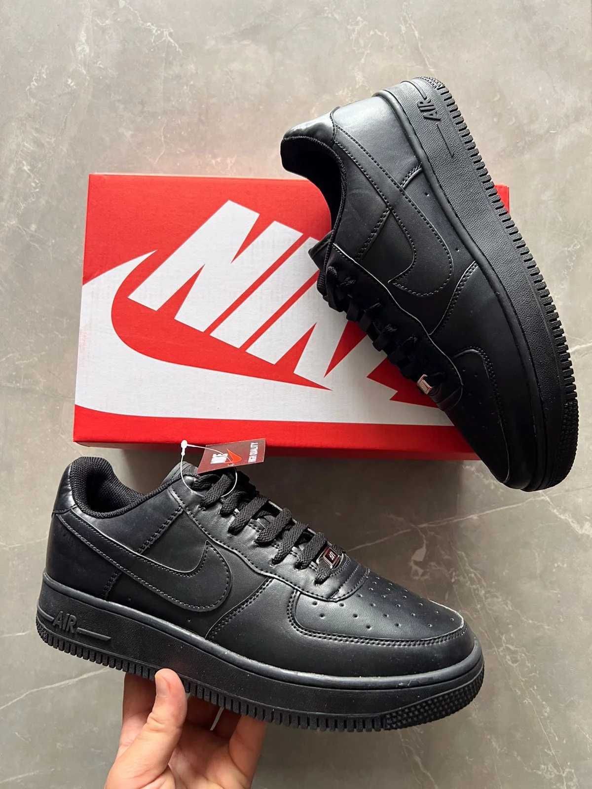 Nike Air Force 1 Triple Black / Sneakersi Fete Baieti 2024 / Noi